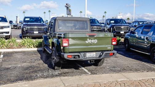 2022 Jeep Gladiator Overland