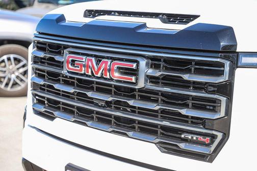 2025 GMC Sierra 2500 AT4