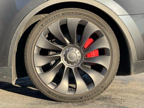 2024 Tesla Model Y Performance Dual Motor All-Wheel Drive