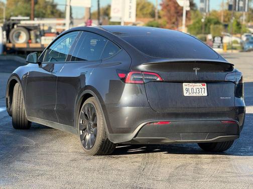 2024 Tesla Model Y Performance Dual Motor All-Wheel Drive