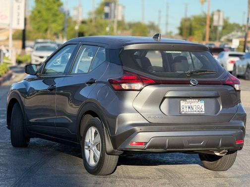 2021 Nissan Kicks S
