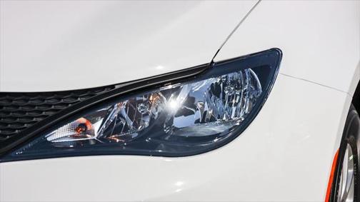 2025 Chrysler Voyager LX