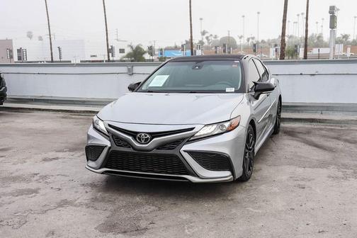Celestial Silver Metallic/Midnight Black Metallic 2024 Toyota Camry XSE