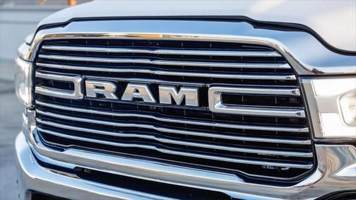 2020 RAM 2500 Laramie Crew Cab 4X4 6'4' Box