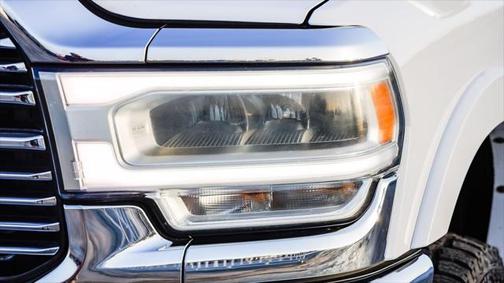 2020 RAM 2500 Laramie Crew Cab 4X4 6'4' Box