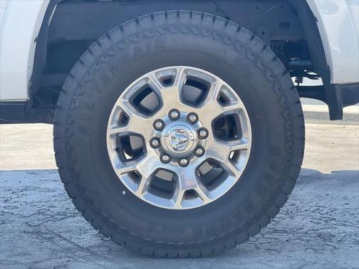 2020 RAM 2500 Laramie Crew Cab 4X4 6'4' Box