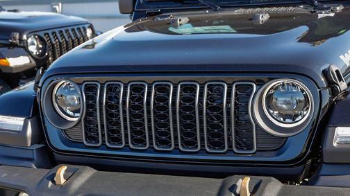 Black Clearcoat 2026 Jeep Wrangler 85th Anniversary