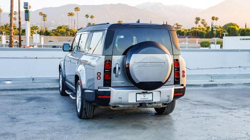 2023 Land Rover Defender 130 SE