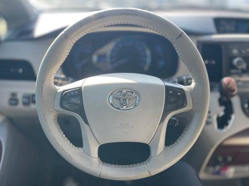 2014 Toyota Sienna XLE