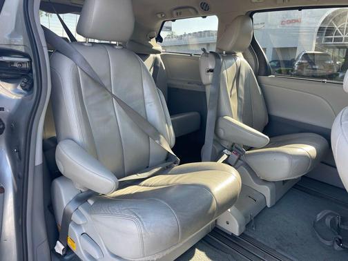 2014 Toyota Sienna XLE