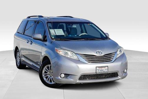 2014 Toyota Sienna XLE