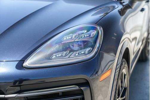 2022 Porsche Cayenne Platinum Edition