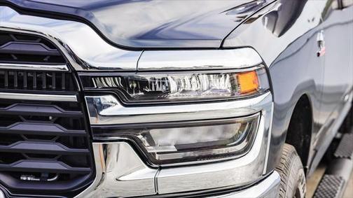 2025 RAM 2500 Tradesman Crew Cab 4x2 6'4' Box
