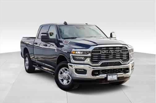 2025 RAM 2500 Tradesman Crew Cab 4x2 6'4' Box