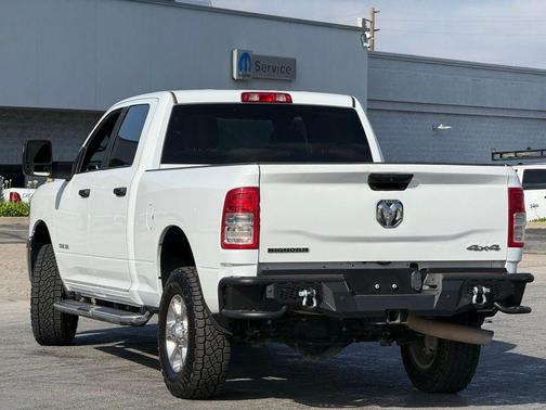 Bright White Clearcoat 2024 RAM 2500 Big Horn Crew Cab 4x4 6'4' Box