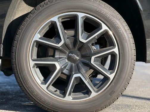 2024 Chevrolet Suburban RST