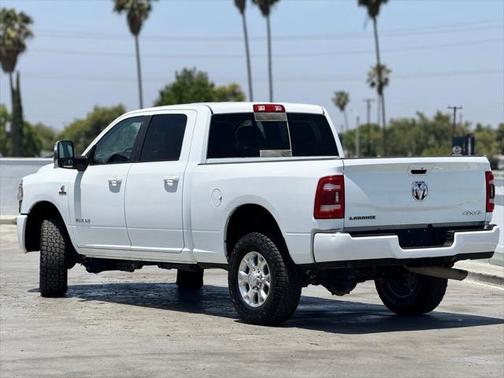 2024 RAM 2500 Laramie Crew Cab 4x4 6'4' Box