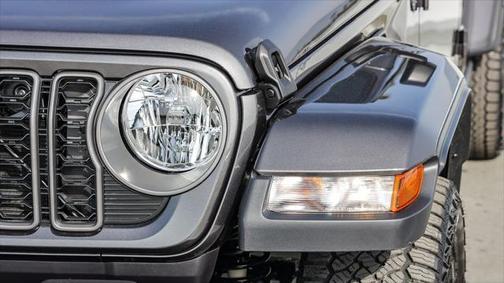 2025 Jeep Gladiator Nighthawk