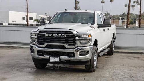2025 RAM 2500 Tradesman Crew Cab 4x4 8' Box