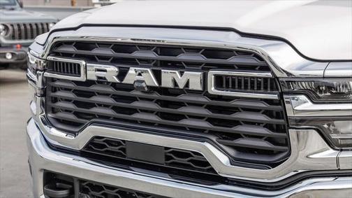2025 RAM 2500 Tradesman Crew Cab 4x4 8' Box