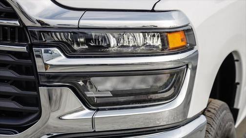 2025 RAM 2500 Tradesman Crew Cab 4x4 8' Box