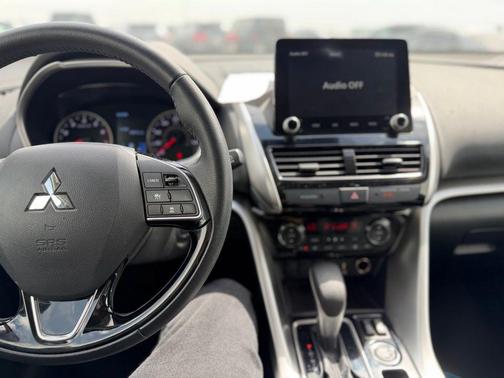 Labrador Black Pearl 2025 Mitsubishi Eclipse Cross SE