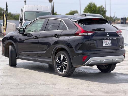 Labrador Black Pearl 2025 Mitsubishi Eclipse Cross SE