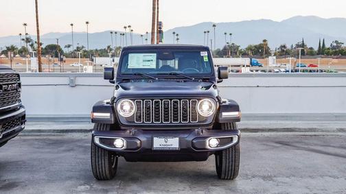 2025 Jeep Wrangler 4-Door Sahara 4x4