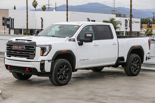 2025 GMC Sierra 2500 AT4