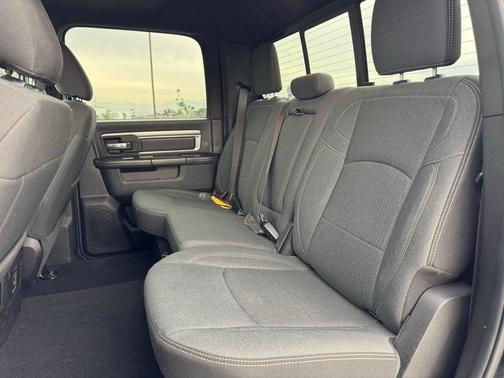 2023 RAM 1500 Classic Warlock Crew Cab 4x4 5'7' Box