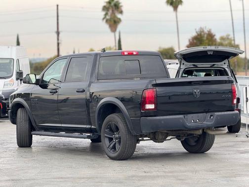 2023 RAM 1500 Classic Warlock Crew Cab 4x4 5'7' Box