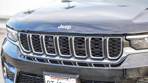 2025 Jeep Grand Cherokee Laredo