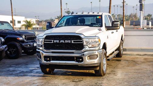 2024 RAM 2500 Tradesman Crew Cab 4x4 8' Box