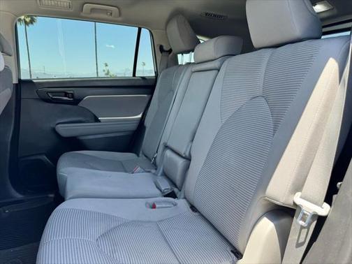 2022 Toyota Highlander L