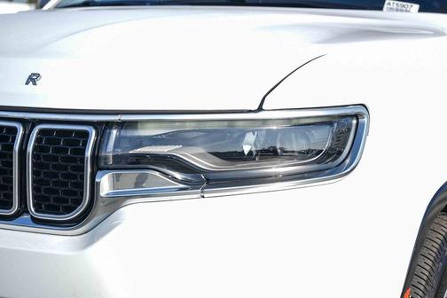 Bright White Clearcoat 2024 Jeep Wagoneer L Series II 4x2