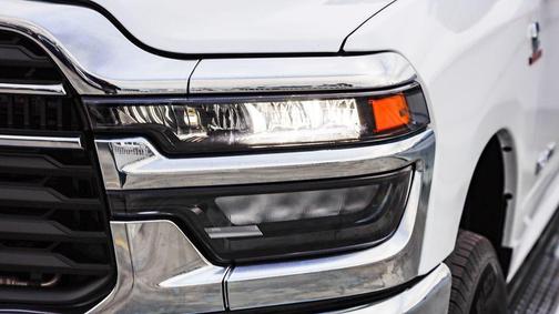 Bright White Clearcoat 2025 RAM 2500 Big Horn Crew Cab 4x4 6'4' Box