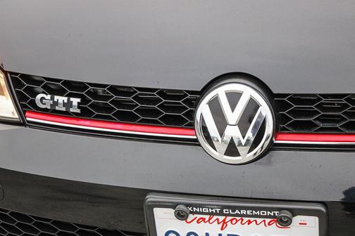 Deep Black Pearl 2016 Volkswagen Golf GTI 2.0T S 4-Door