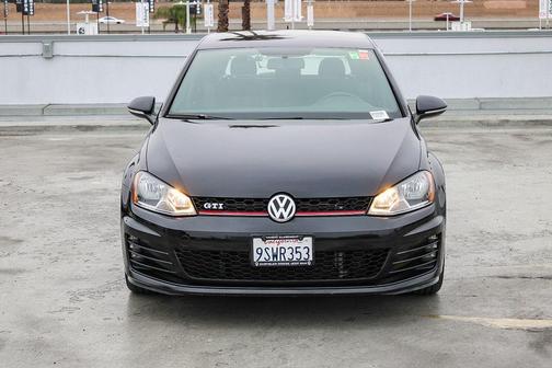 Deep Black Pearl 2016 Volkswagen Golf GTI 2.0T S 4-Door