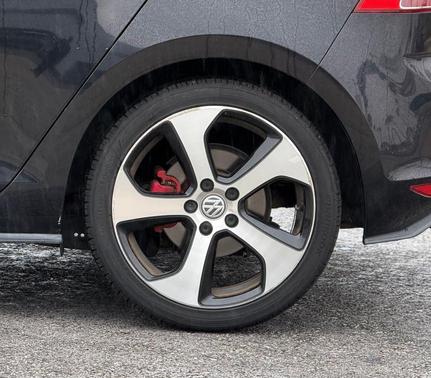 Deep Black Pearl 2016 Volkswagen Golf GTI 2.0T S 4-Door