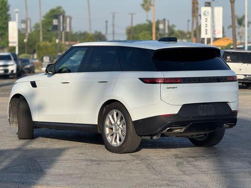 2025 Land Rover Range Rover Sport SE