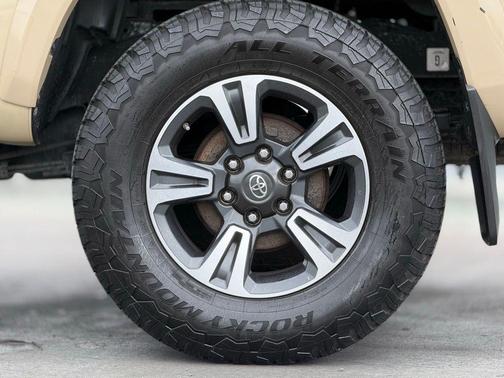 2017 Toyota Tacoma TRD Sport