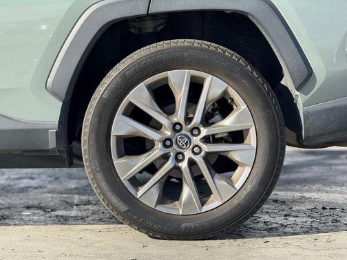 2020 Toyota RAV4 XLE Premium