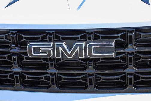 Summit White 2024 GMC Canyon Elevation