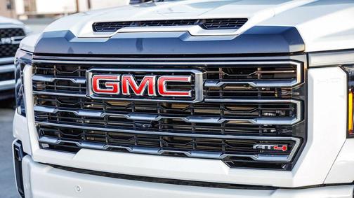 2025 GMC Sierra 2500 AT4