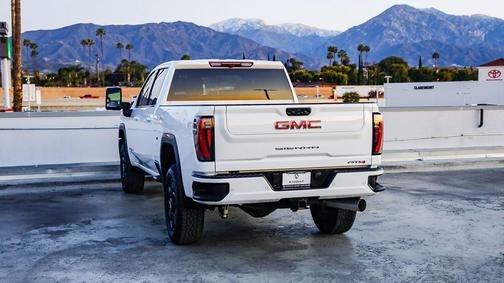2025 GMC Sierra 2500 AT4