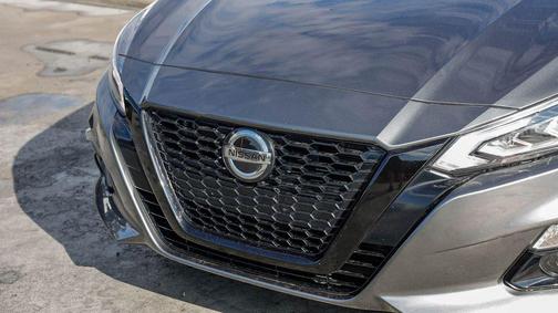 2022 Nissan Altima SR FWD