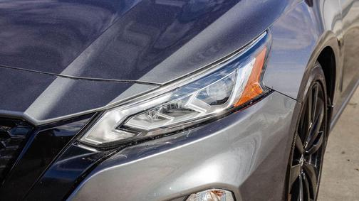 2022 Nissan Altima SR FWD