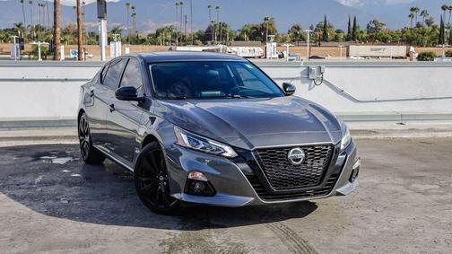 2022 Nissan Altima SR FWD