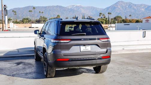 2025 Jeep Grand Cherokee Altitude