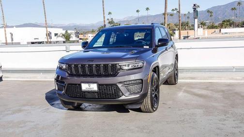 2025 Jeep Grand Cherokee Altitude